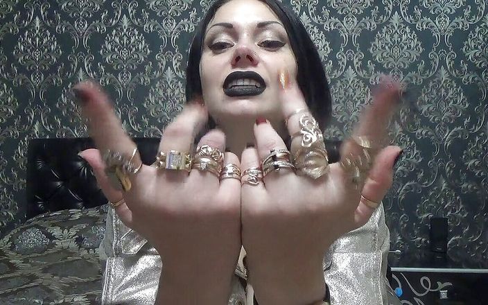 Goddess Misha Goldy: Golden rings tease and HJ! Jewerly fetish!