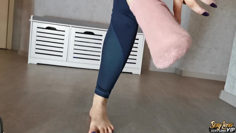 Goddess Lena: For my foot slaves