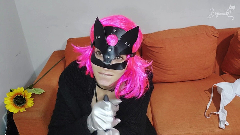 BigBoobCat: Büyük doğal göğüslerim yakın çekim için hazır, amcık maskesi de!