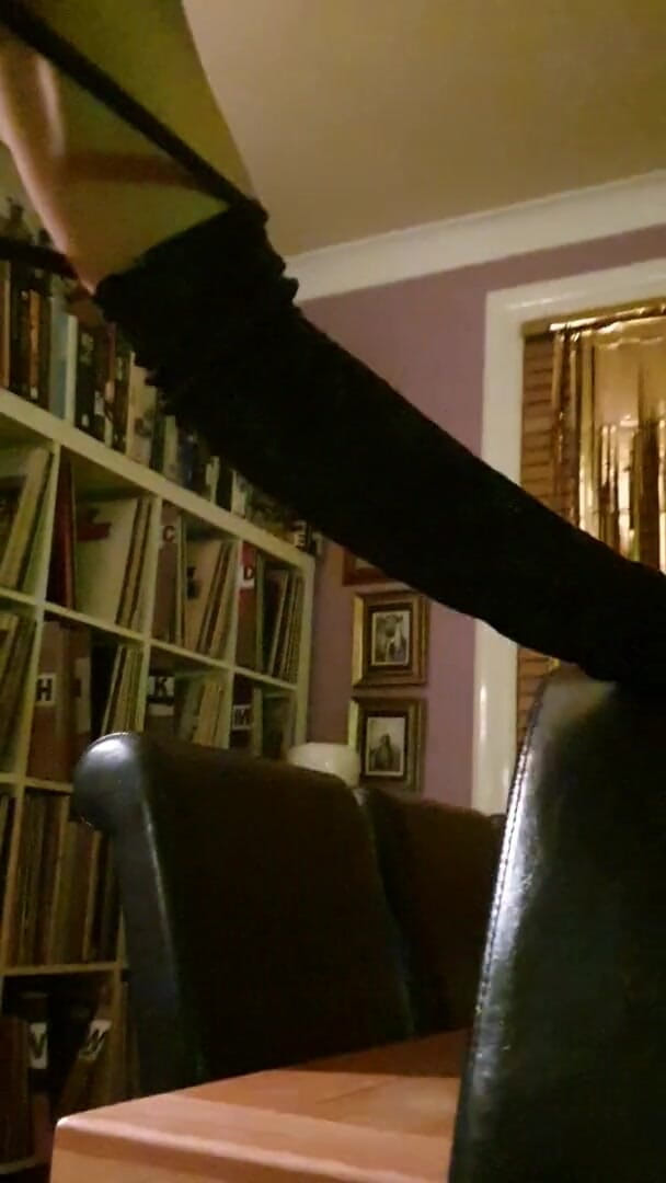 Serenexx: Vestindo meias pretas e fodendo meu vibrador!