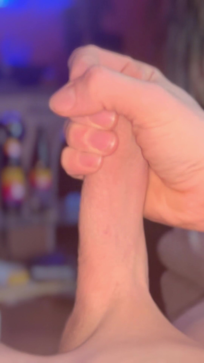 Chris Le: Young Never था