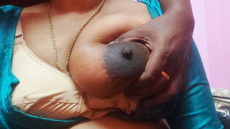 Desi Mohini: Dicke möpse und dicke titten, Desi