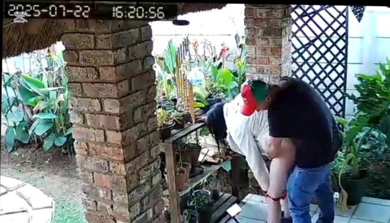 Bigjoefuckalott: Șeful încornorat a vrut să-i fut soția curvă, se masturbează