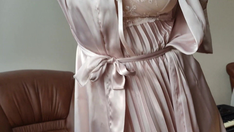 Tumanova Alina: Велика дупа дружини втопилася під час ранкової ерекції анальним сексом, хоча  фіранки повинні були бути підвішені!