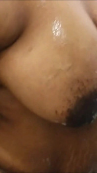 Sexy grandota en el ducha