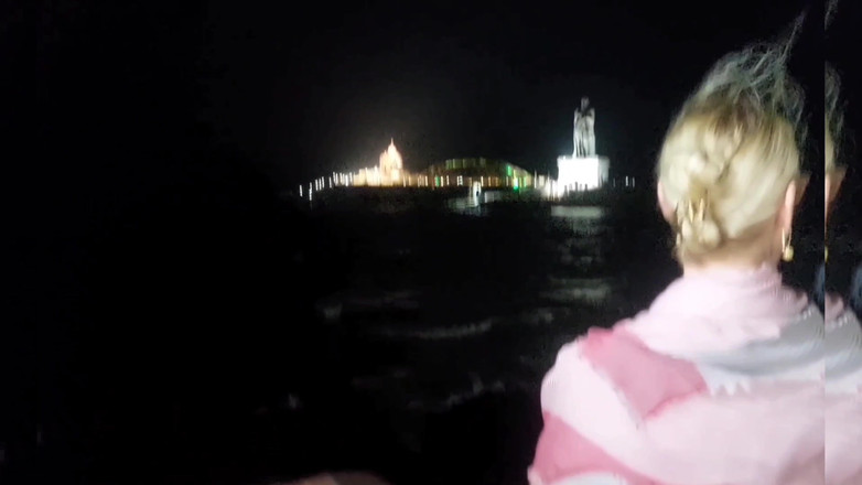 Selena701: Isteri matang berambut perang cantik menikmati harinya