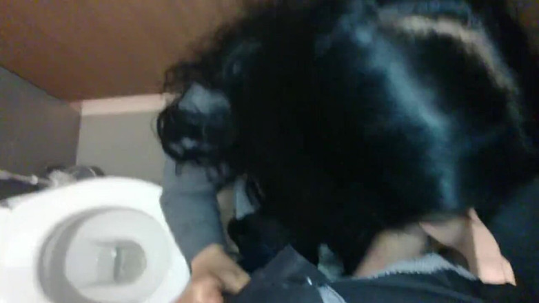 Toilet Mommy: Co robią pary w łazience!