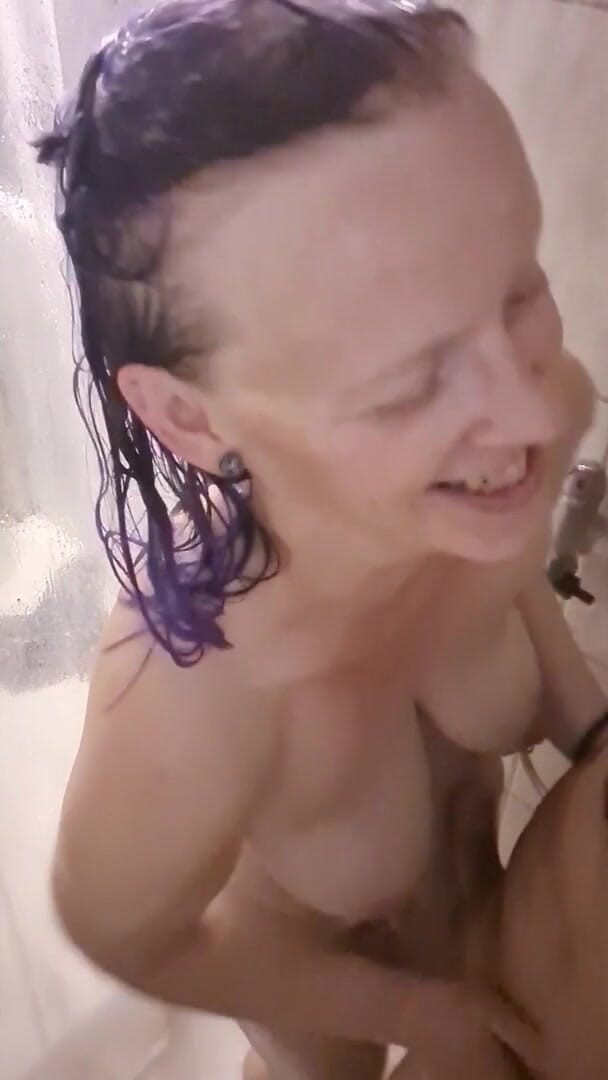 KittieNoOne: Er kommt in mich und dann auf mich