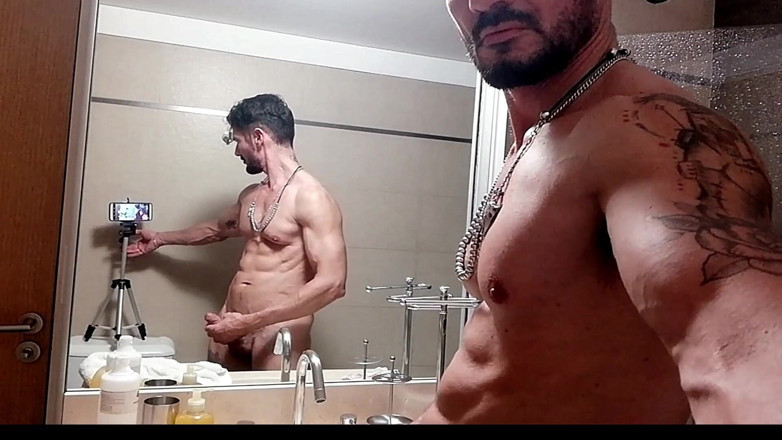 Alex Barcelona XXX: Play ass and jack off in the shower by Alex...