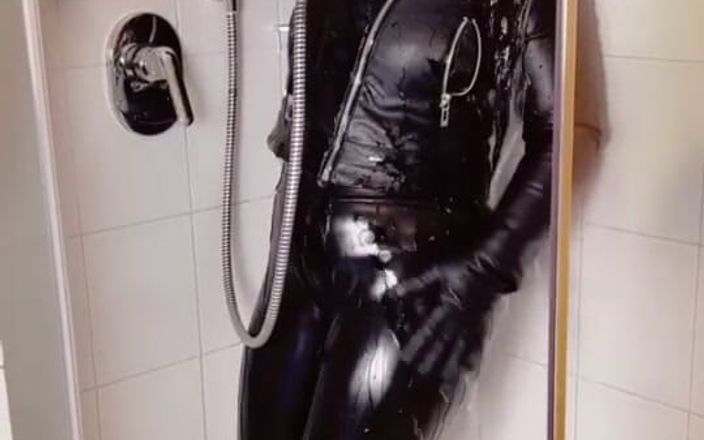 Lady Ayse: Hot Leather Shower