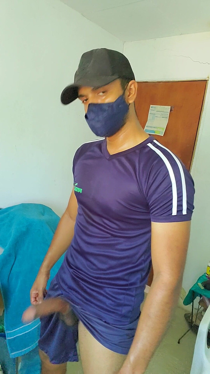 Charlieburrito: Une bite noire indienne se masturbe