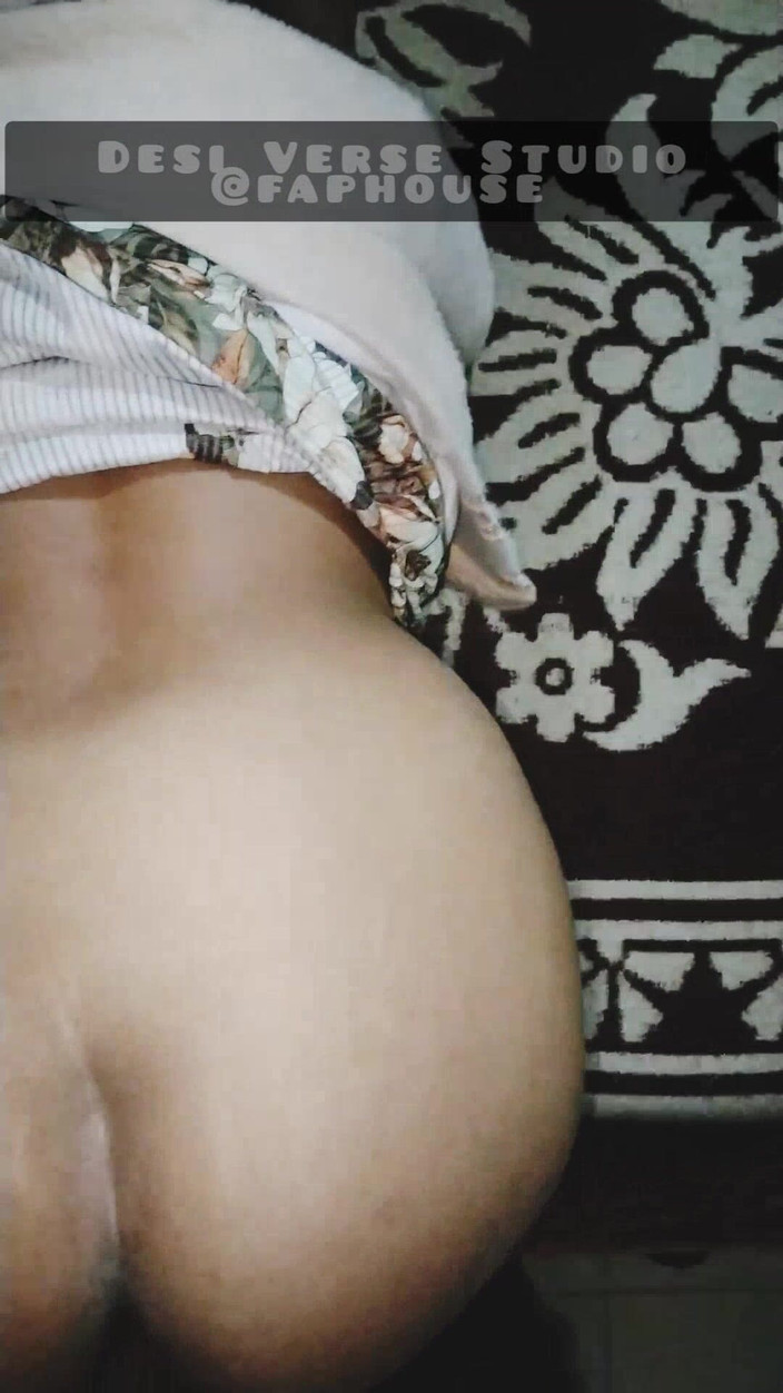 Desi Sex Slave: Desi Bhabhi Šukání zezadu