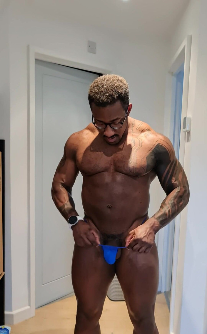 Amadeus: A primeira coisa de sexta-feira, espero gostar desses caras.