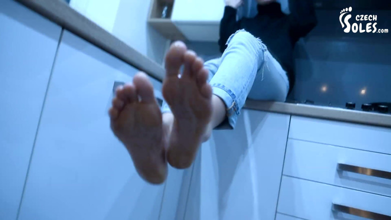 Czech Soles - foot fetish content: Bare feet in honey, a foot fetish yummy POV!
