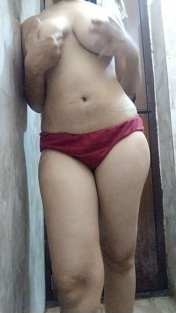 Riyathakur: Sexy nevlastní sestra natočila video poté, co viděla nahou nevlastní...