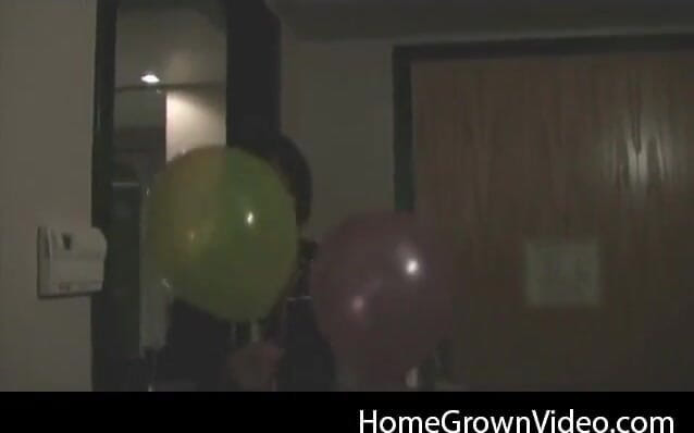 Homegrown Wives: Amateur birthday suck and fuck
