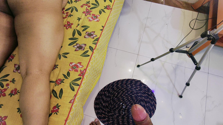 Hotty Mona: Sex s Desi Sexy Bhabhi .. Je velmi žhavá a sexy