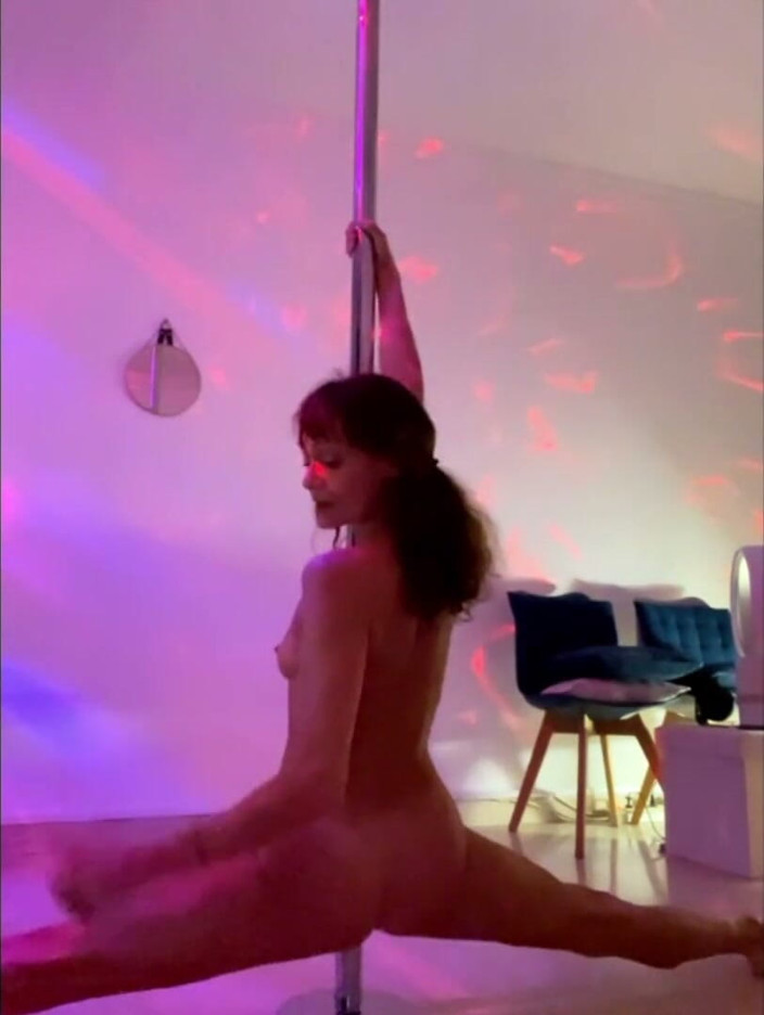 Chris06d22: Dança Nua