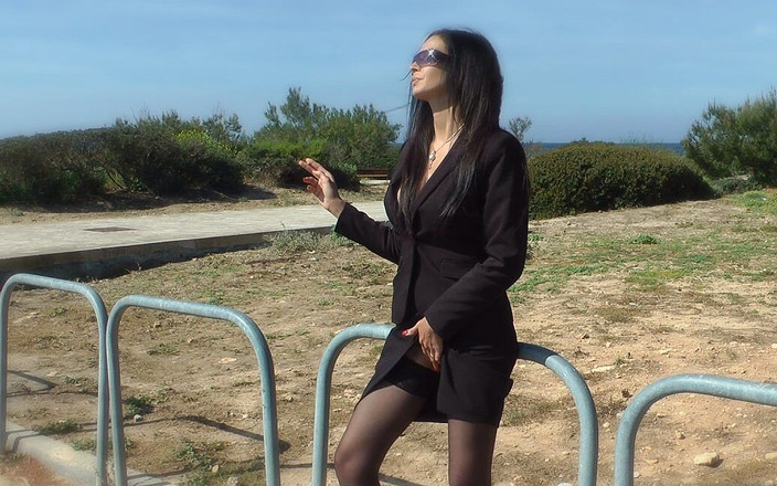 Anastasia Zada: Extazându-l pe Noul meu dessous