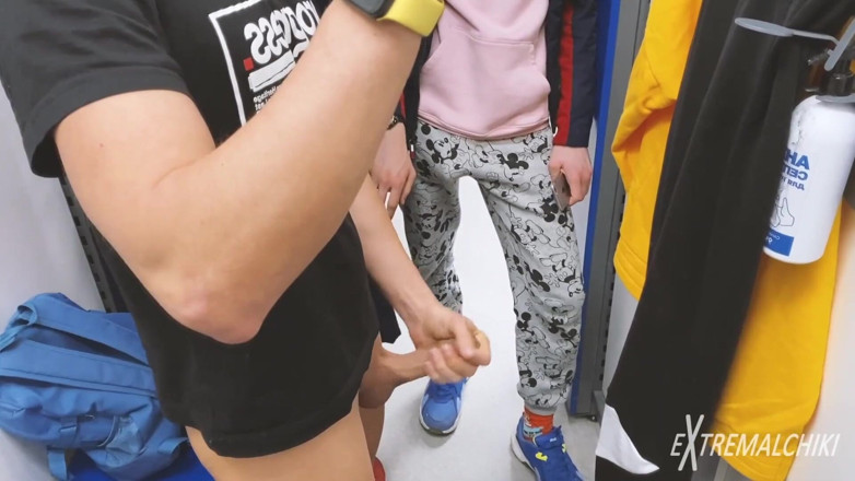 Extremalchiki: Locker room twink fuck