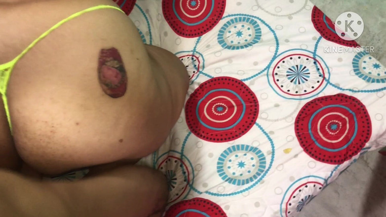 Lexly_16: Succhio il cazzo del mio patrigno mentre sono sveglio e...