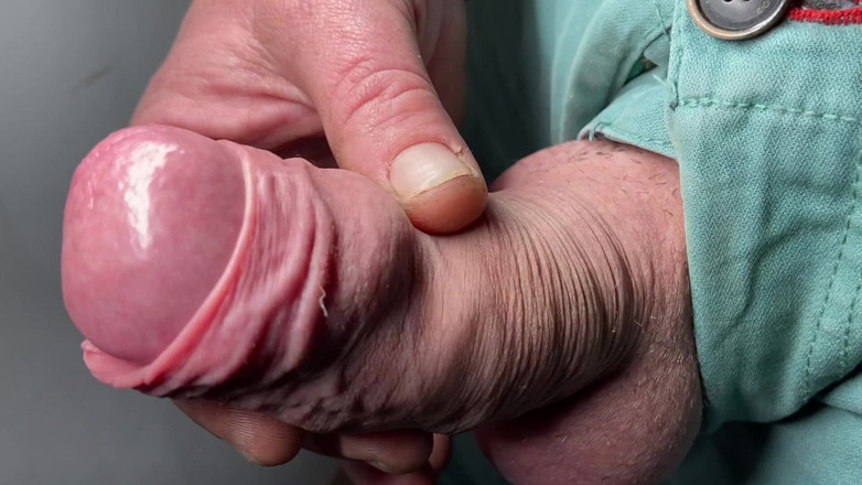 Foreskinguy: चमड़ी क्लोज अप वीर्य शॉट के साथ समाप्त हो रहा है