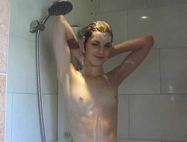 Flash Model Amateurs: Skinny slut in the shower
