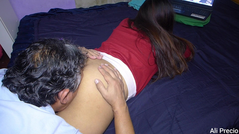 Ali Precio: 美しいラテン系女性のアナルセックスと大きな射精