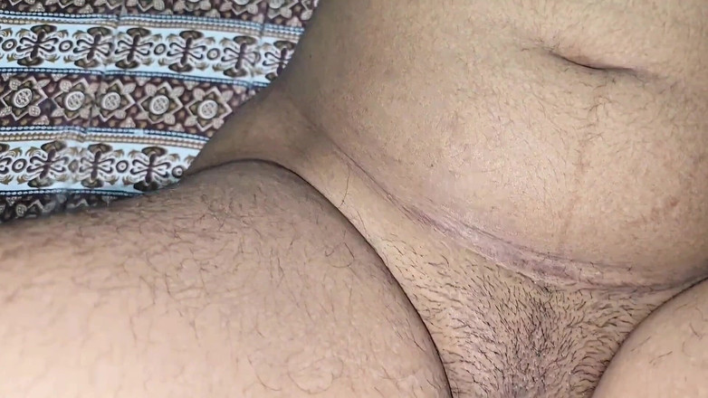 Faryal: Chachi Batija má sex - sténající načtení, čistý hindský zvuk