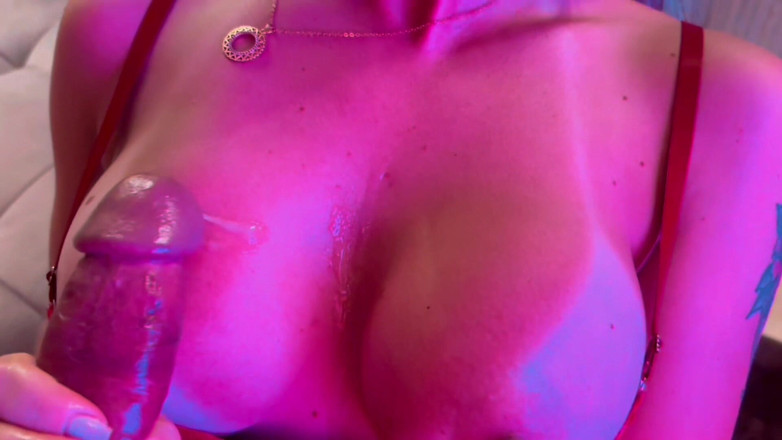 Lil Daffy: Büyük boşalmalar, büyük memeler ve büyük bir yarak