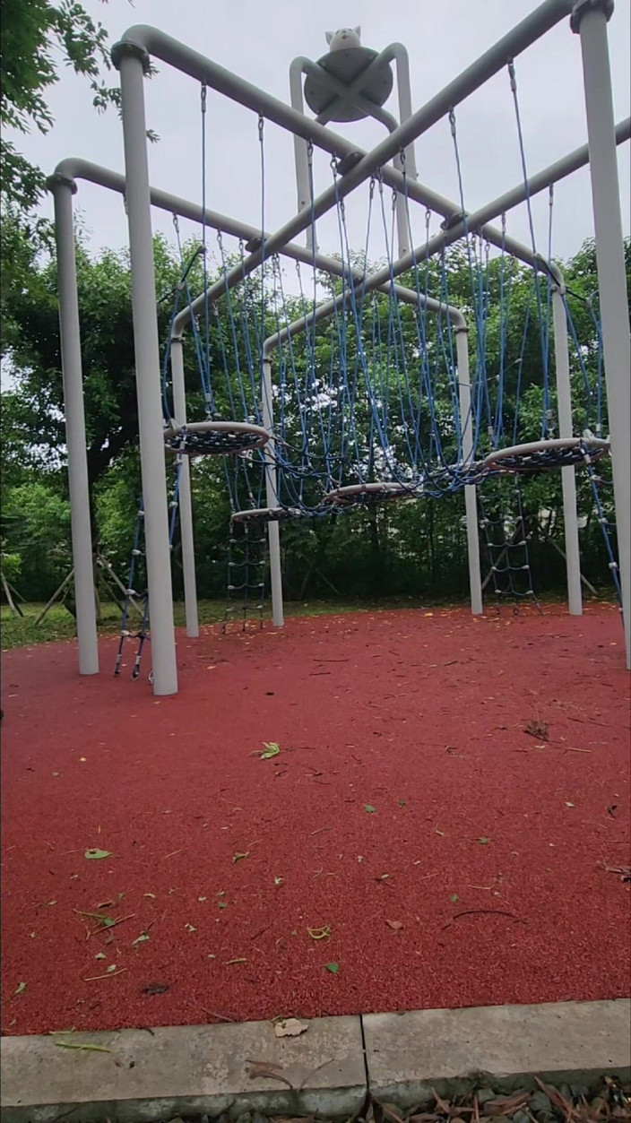 NotAFuta: 공원에서 메이드 노출증