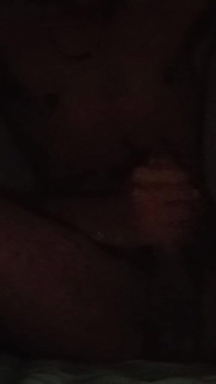 Arvind6355: Me masturbé y caí por la noche. Hermanastro