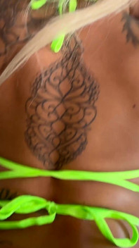 Squirting-königin kona jade wird von bbc stier dominiert