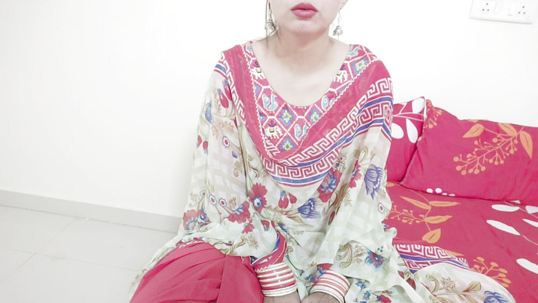 Saarabhabhi6: Stepcousin flirtuje i ma romantyczne ruchanie z Desi