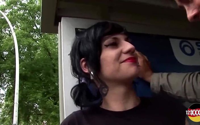 123XXX - Fucked Amateurs in Germany!: Девушка-готесса сосет и трахается