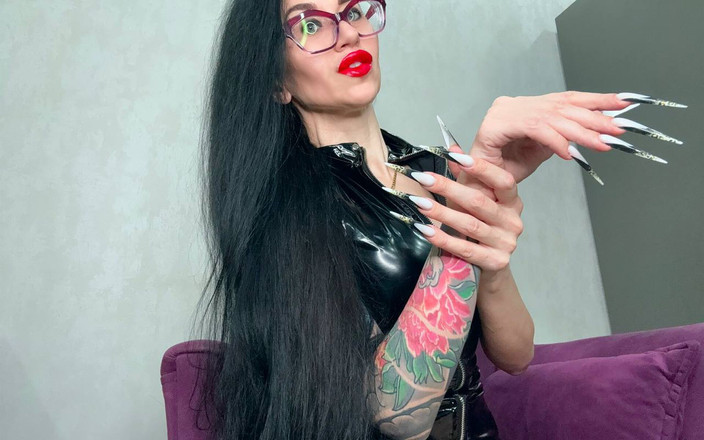 Julia domaina: नई नाखून का आकार और भी लंबा है, तेज stilettos, लंबी उंगलियों हथेलियों चौड़ा, पीवीसी तंग पोशाक पर और फिशनेट