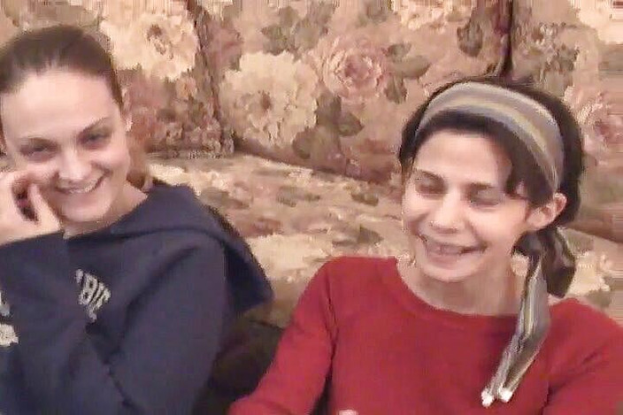 Radical Lesbian: 试镜堤坝妓女以 69 姿势舔阴