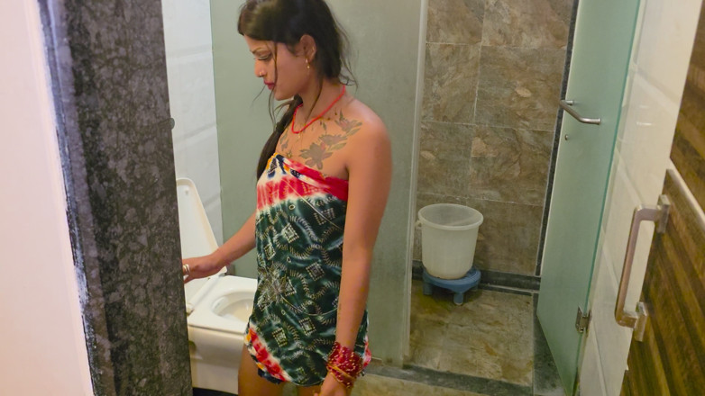 Aalox: Desi Indian housewife fucked hard by husband in the bathroom