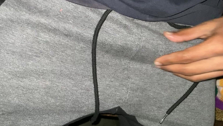 Shonai: Я побачив дівчину на місці, і мій пеніс був ерегований після того, як побачив її велику дупу.