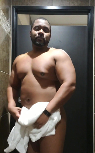 MrGoudreauXXX: Un ours se masturbe, grosse bite noire, partie 26