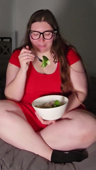 Asmr Ogromny sałatka Mukbang: BBW chrupanie i gulping