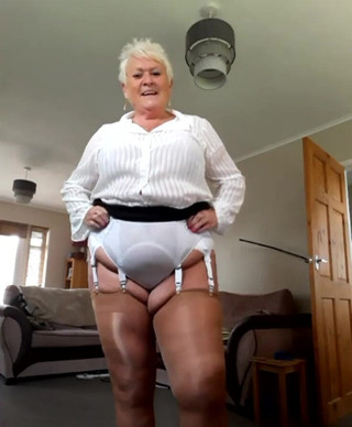 Uk Joolz: Sekretářka se převléká