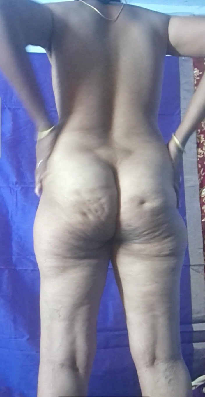 Jayaselvi: Видеозвонок индийской тамильской деревни обнаженной тетушки на все тело