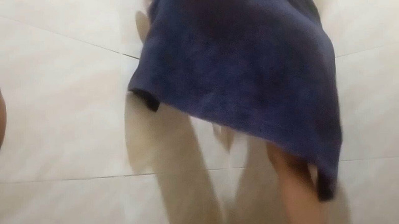 Parcuriosoo: Kąpiel przed pasierbem, co go podnieca