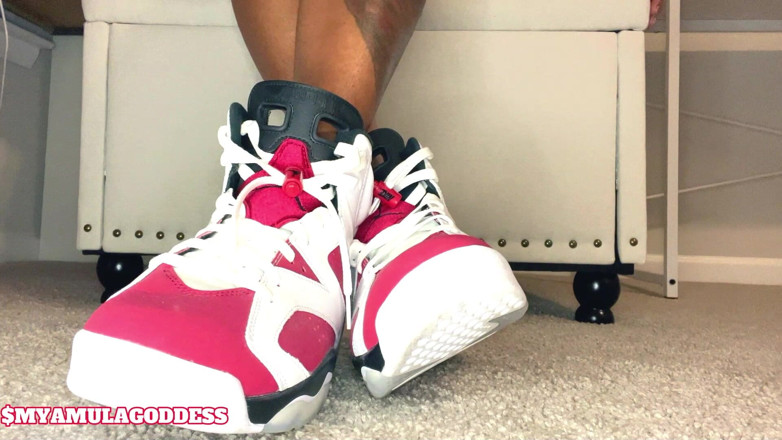 Mya Mula Goddess: Sneaker Bitch