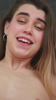 8kmilfs - Elena Vedem Těsný zadek a hluboké díry!