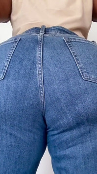 Pruttar fett byte MILF i jeans