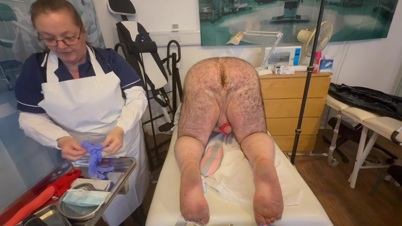 Aaexperiencesltd: Część 1: Matron Satana i Pan Jones analny egzamin!