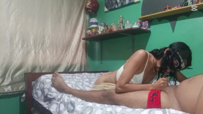 Skinnydanie21: My Stepsister Really Likes to Suck Dick.