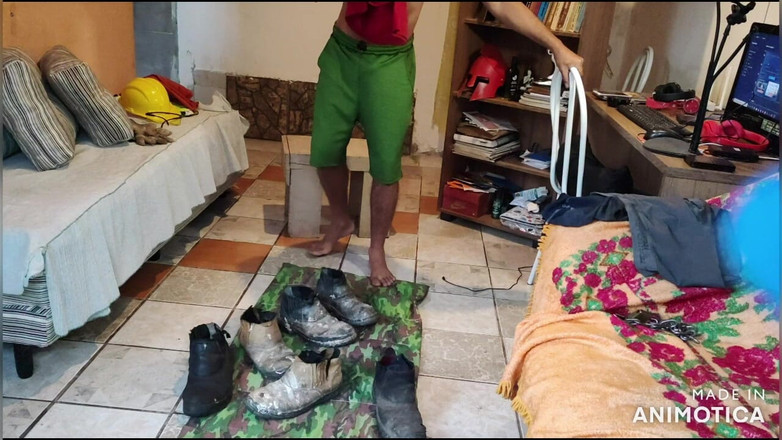 Stink HairyMale: Фетиш в сапогах